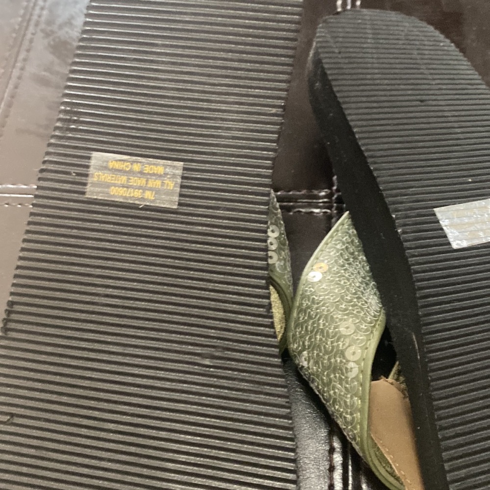 Never been wore CATO flip flops - Picture 4 of 4